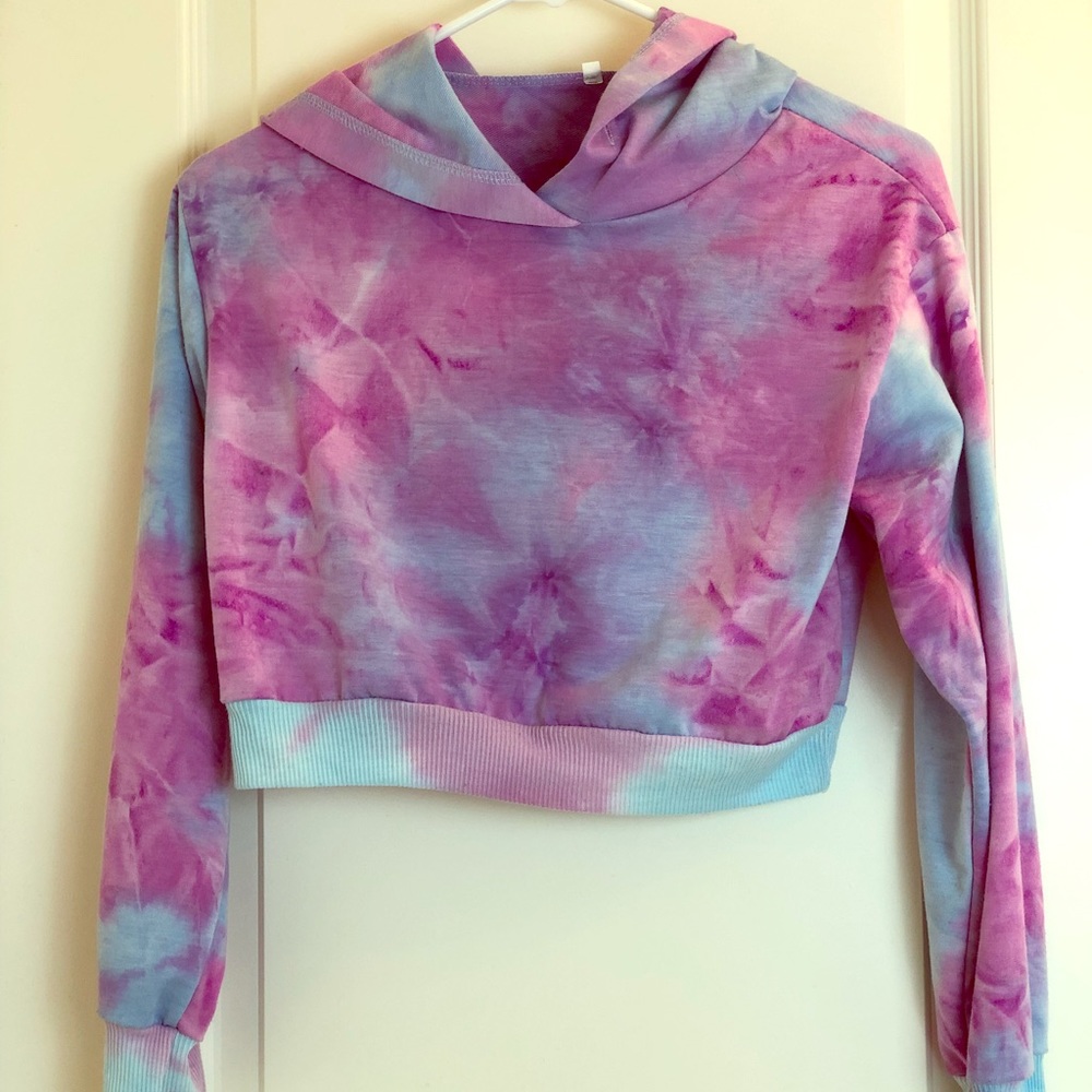 Tie-Die Long Sleeved Cropped Hoodie